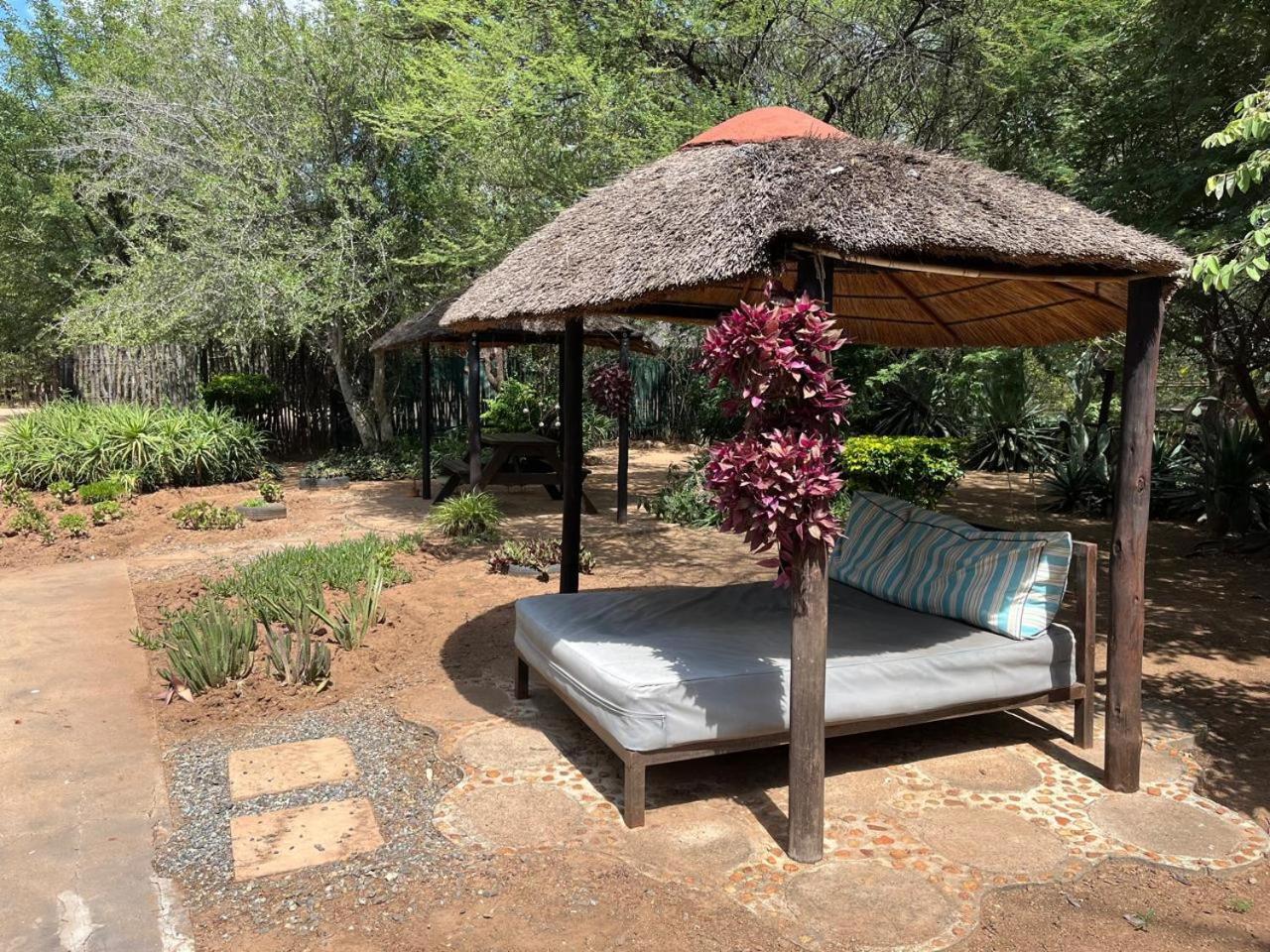 Phokoje Bush Lodge Selebi-Pikwe エクステリア 写真