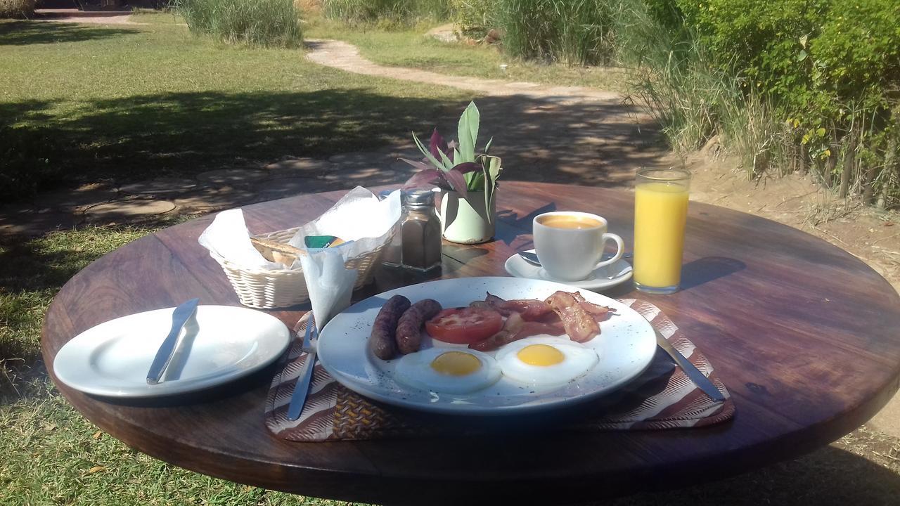 Phokoje Bush Lodge Selebi-Pikwe エクステリア 写真